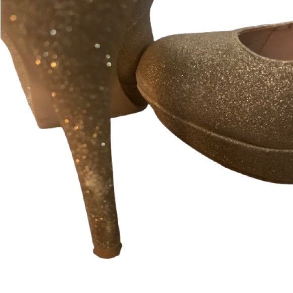Olsenboye Sparkly Gold Pumps - Picture 8 of 10